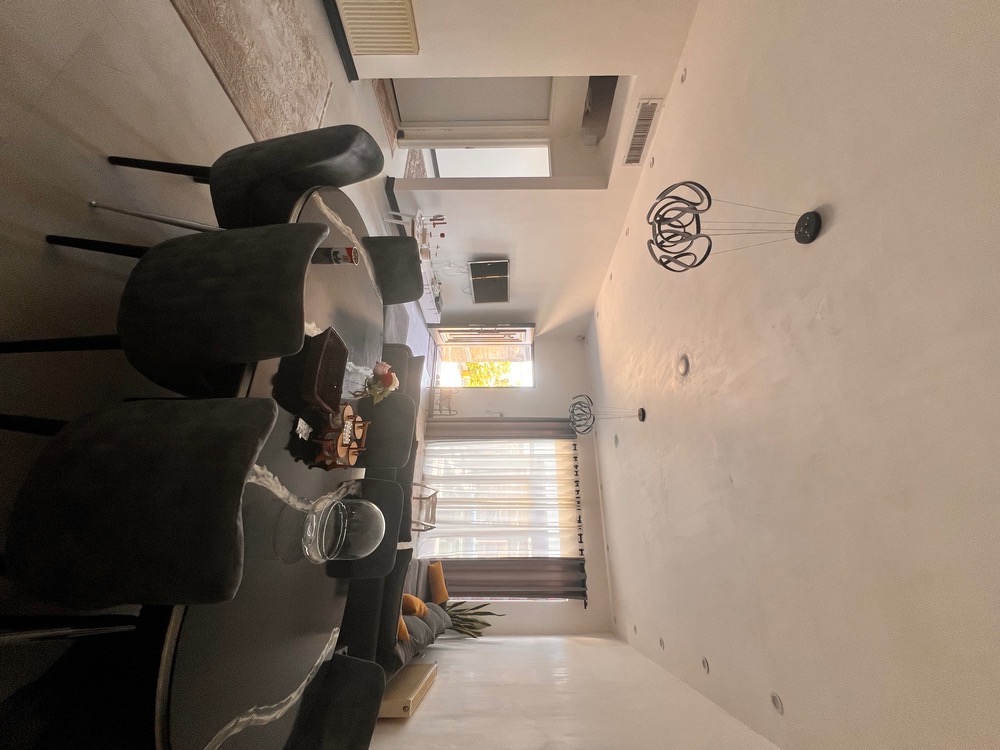    بی نام  
