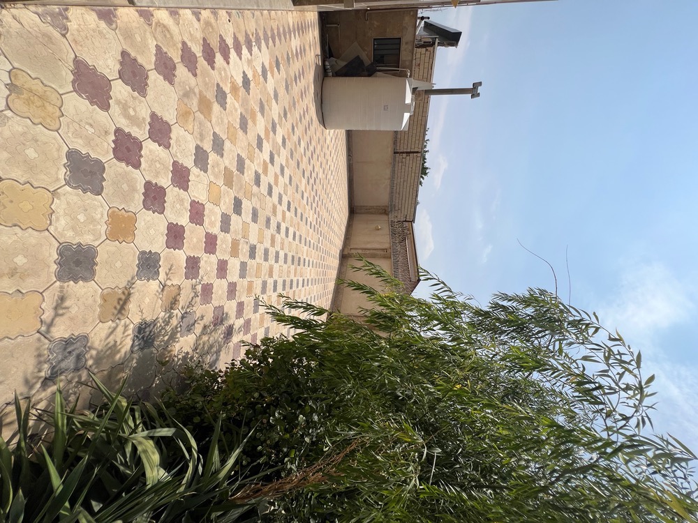    بی نام  