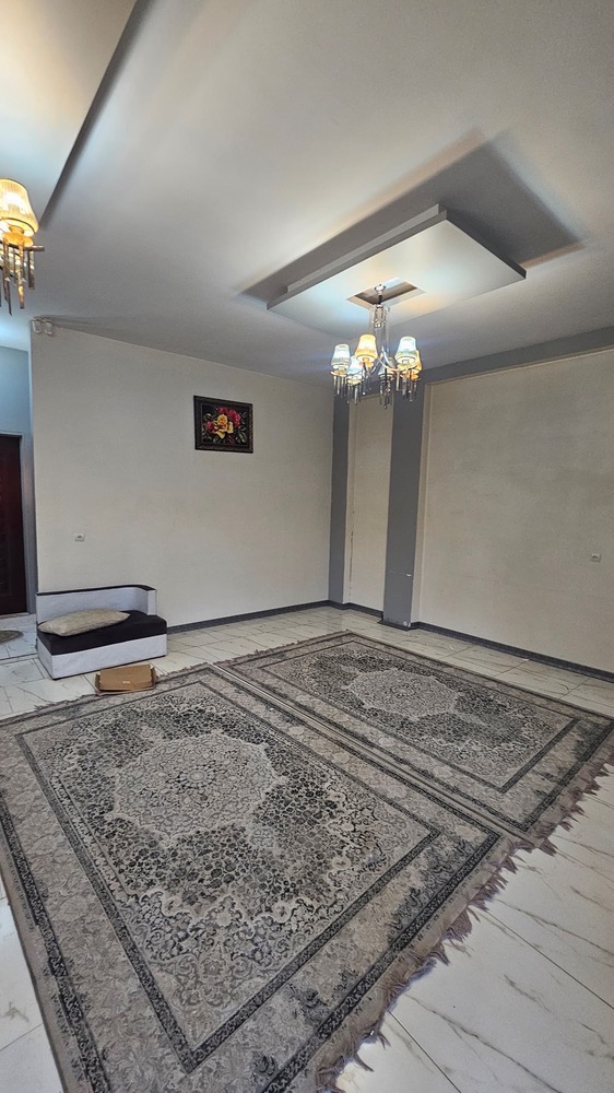    بی نام  
