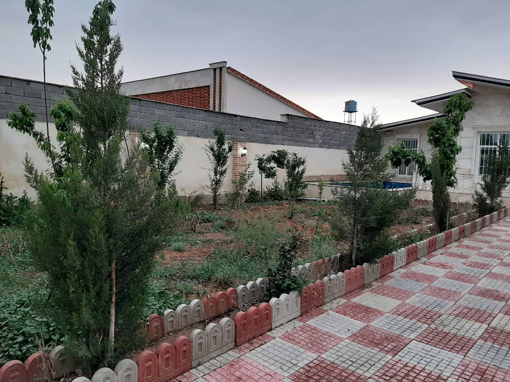    بی نام  