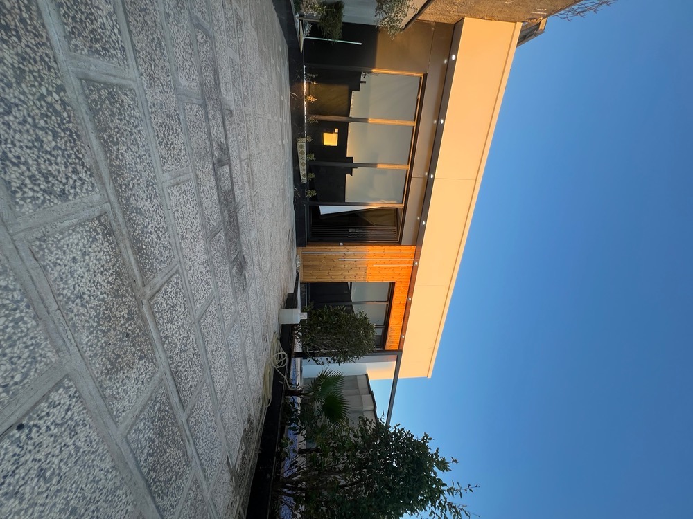    بی نام  
