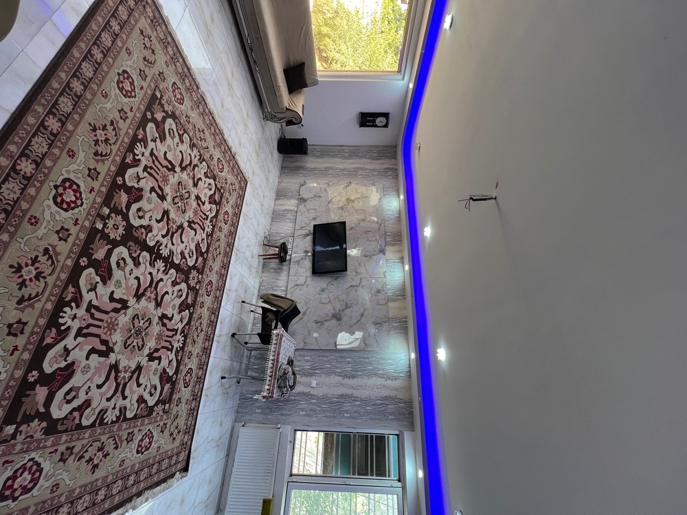    بی نام  